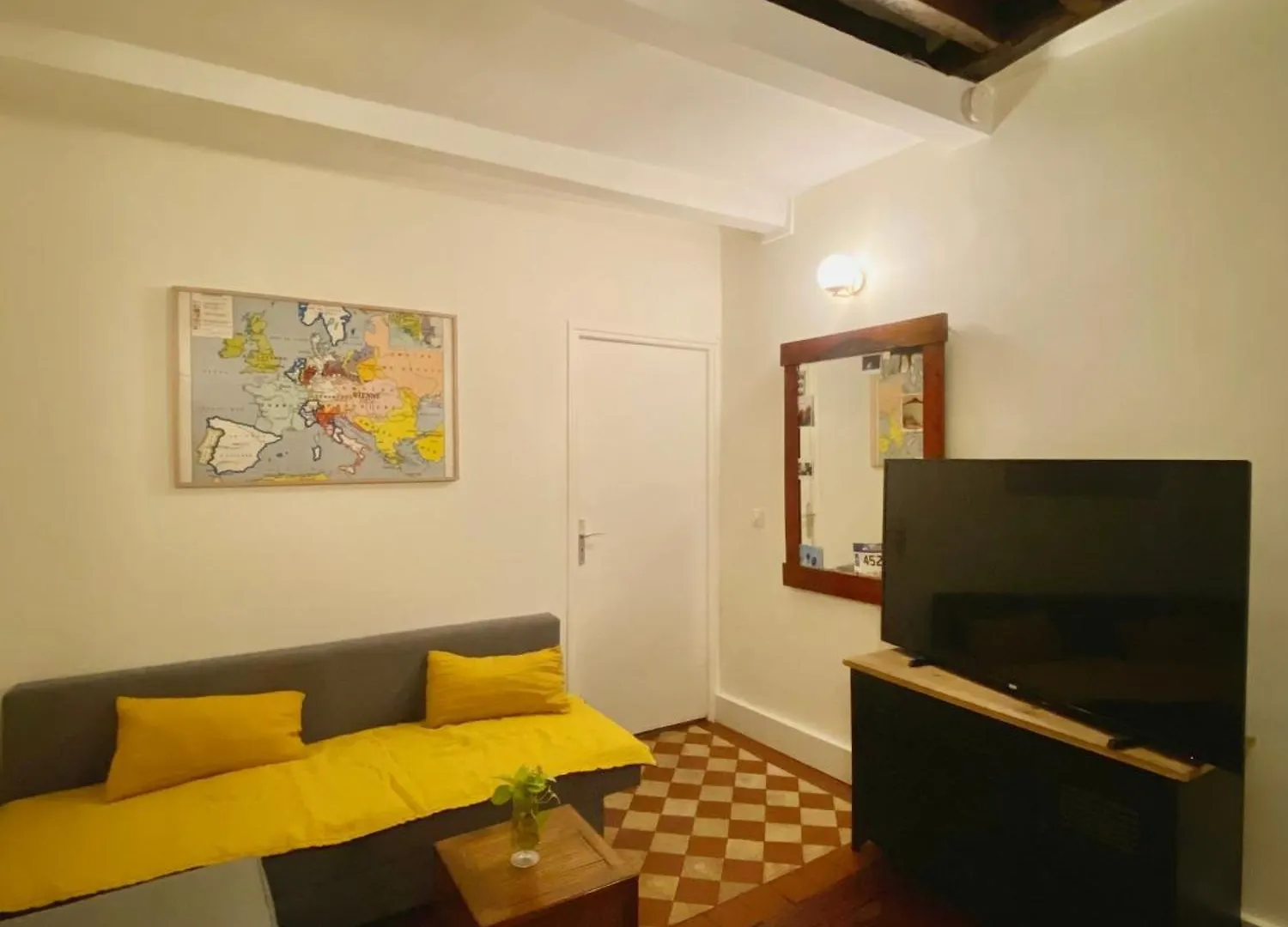 Canal St Martin Apartment Paris