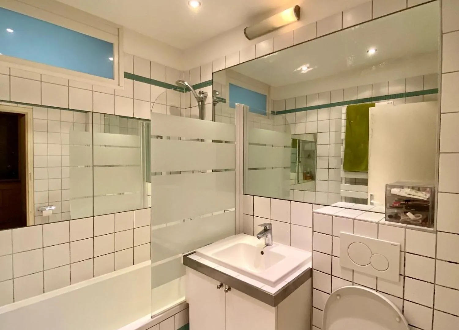 Canal St Martin Apartment Paris